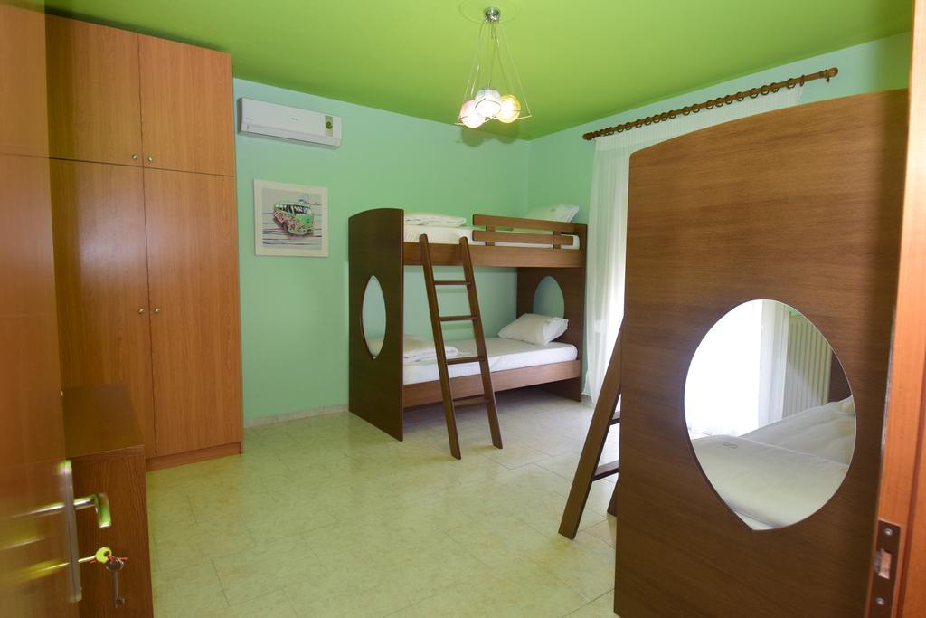 Bourlis Apartments Аспровальта Экстерьер фото