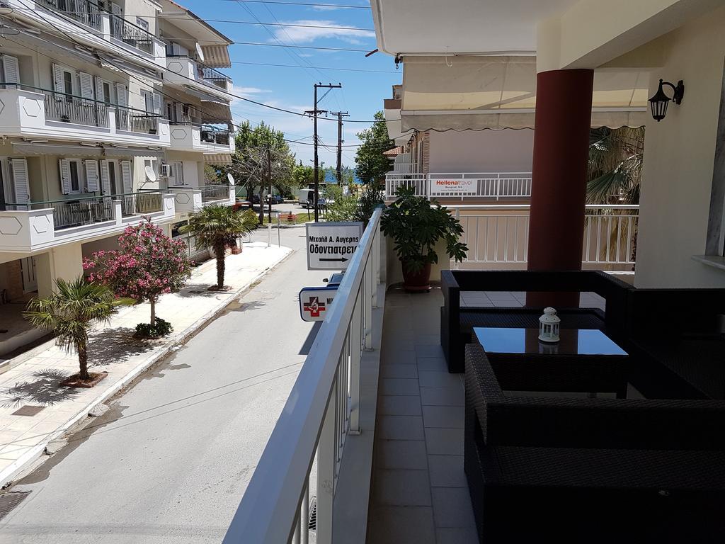 Bourlis Apartments Аспровальта Экстерьер фото
